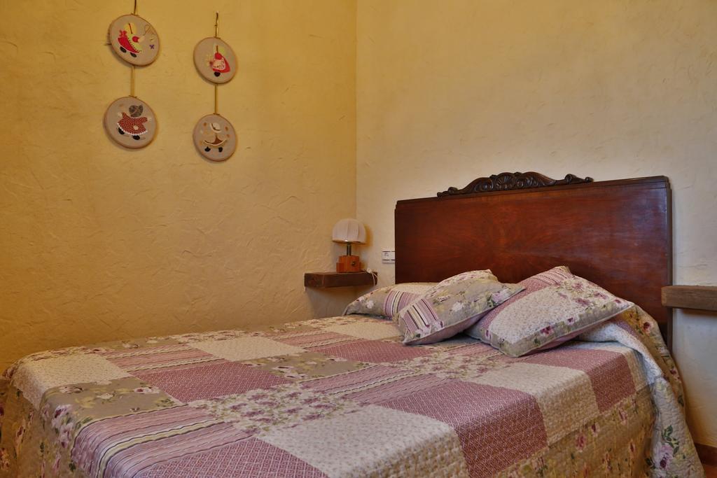 Casa La Tora Guest House Делтебре Екстериор снимка