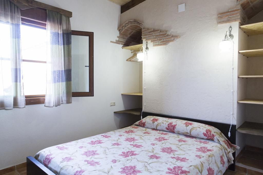 Casa La Tora Guest House Делтебре Екстериор снимка