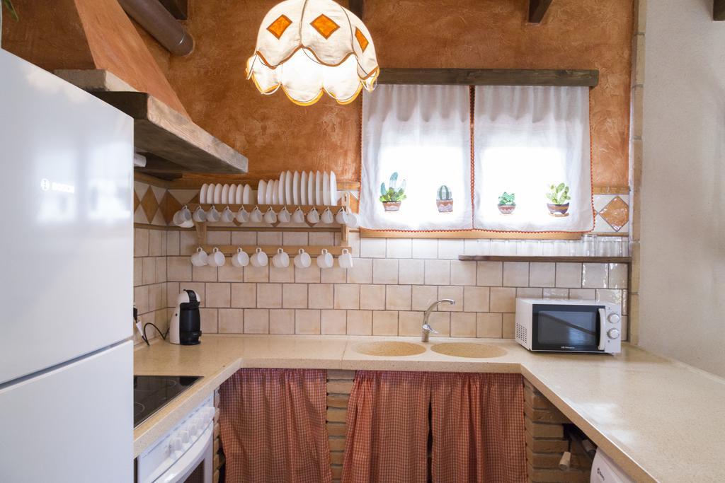Casa La Tora Guest House Делтебре Екстериор снимка