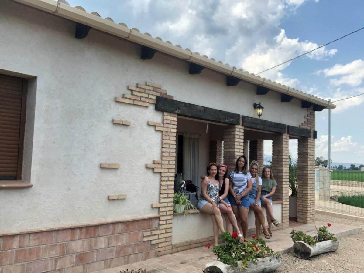 Casa La Tora Guest House Делтебре Екстериор снимка